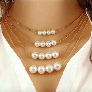 PEARLS NECKLACE